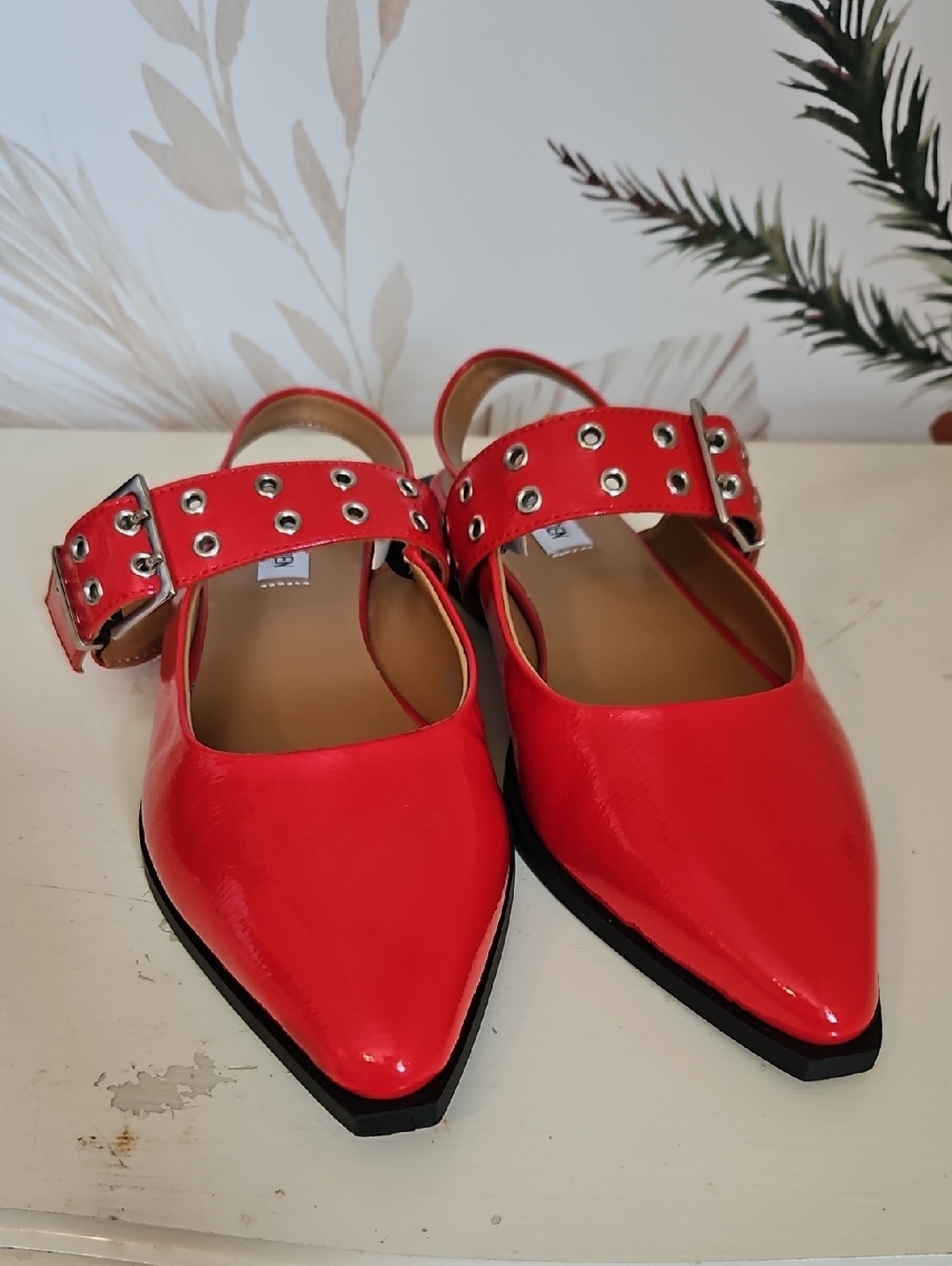 Steve Madden Red Patent Mary Jane Flats, Sz 9, Statement Chic! - Picture 2 of 6